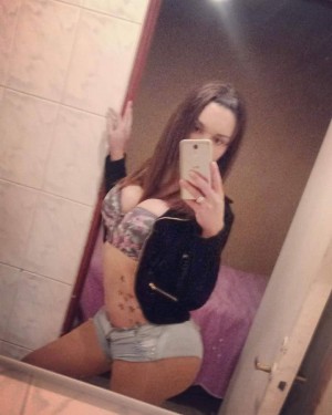 Hannah  Escort Travestis en Concepci&oacute;n |  Hannah culoncita dotadita ambos roles 100% femenina me adapto a tu rol sexual, Golozita jovencita empe&ntilde;osa. me encanta el buen sexo. 