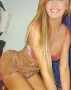 Francisca  Escort Travestis en Santiago |  Travesti ardiente muy putita y caliente en mi camita sere toda tuya x una, Travesti atractiva soy ardiente en mi cama ,putita rika 